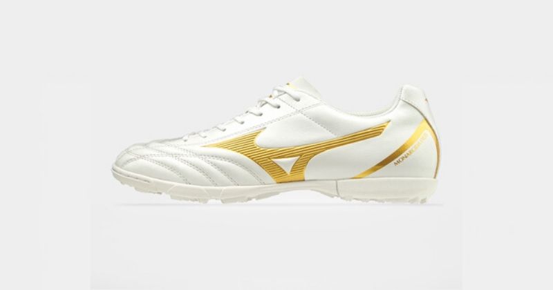 football shoes for concrete ground