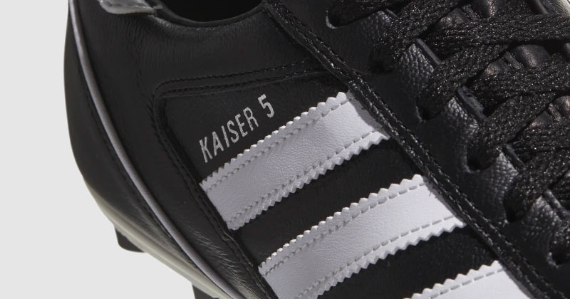 kaiser liga boots close up