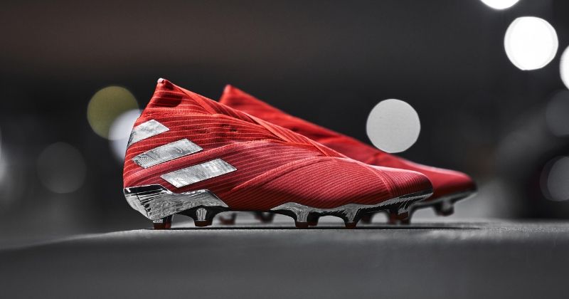 red laceless adidas predator boots