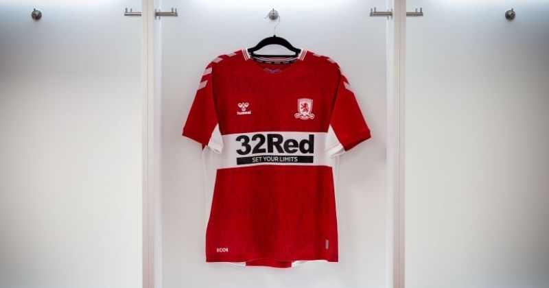 middlesbrough home 2021-22 in white and red