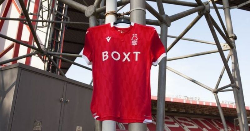 nottingham forest home 2021-22 in red