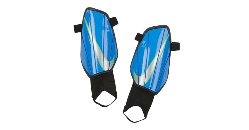 nike charge shin pads in black and blue