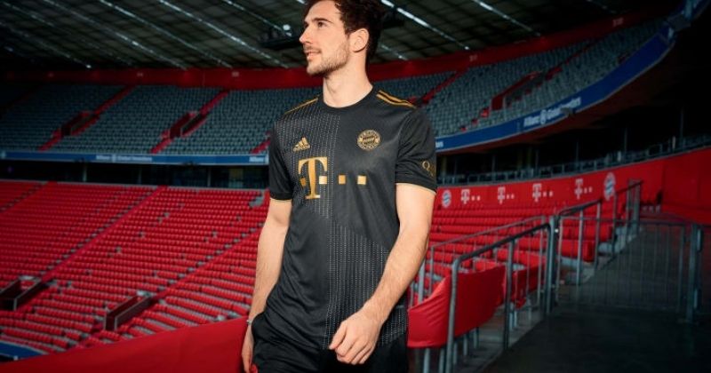 bayern black and gold 2021-22 away shirt