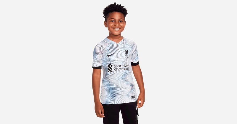 kids liverpool away shirt 2022-23 in white pattern