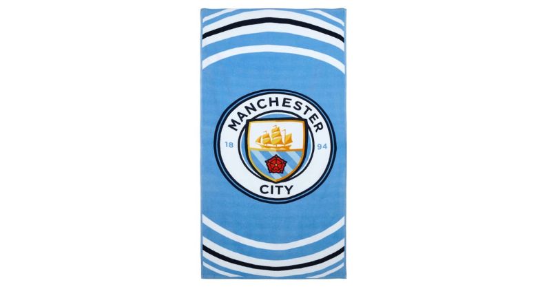 man city badge towel in blue