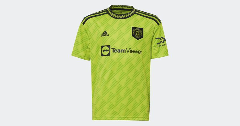 kids man utd third shirt 2022-23 in lime green