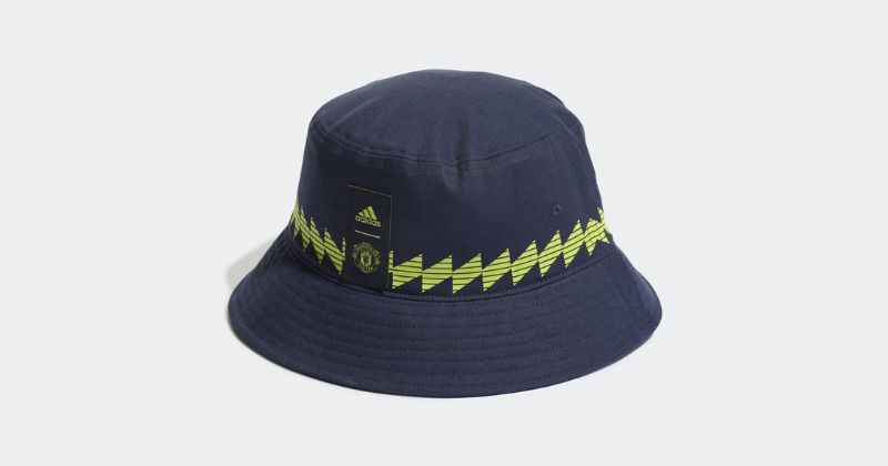 mens adidas man utd bucket hat in navy