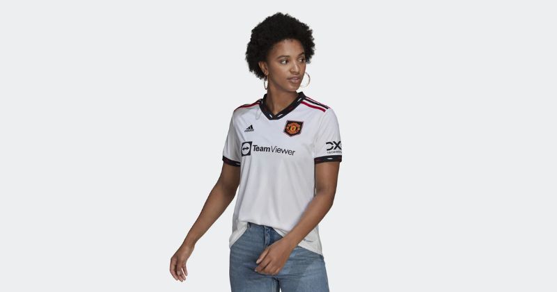 womens man utd away shirt 2022-23 in white