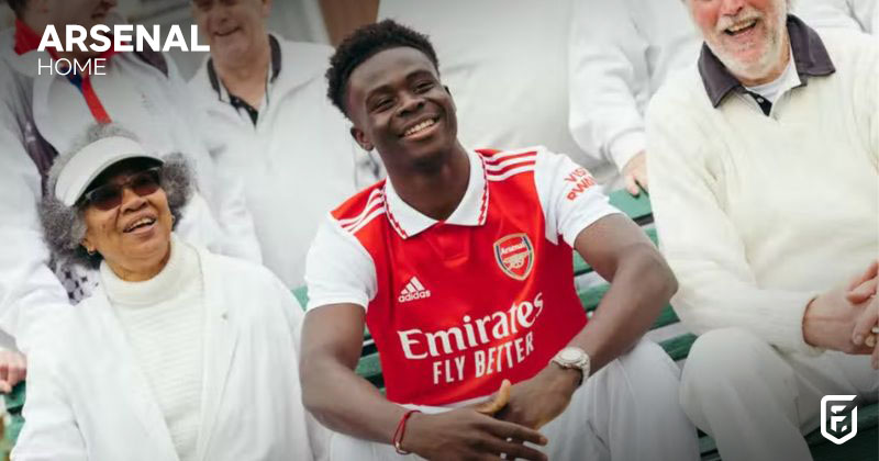 arsenal home shirt 2022-23 in red and white