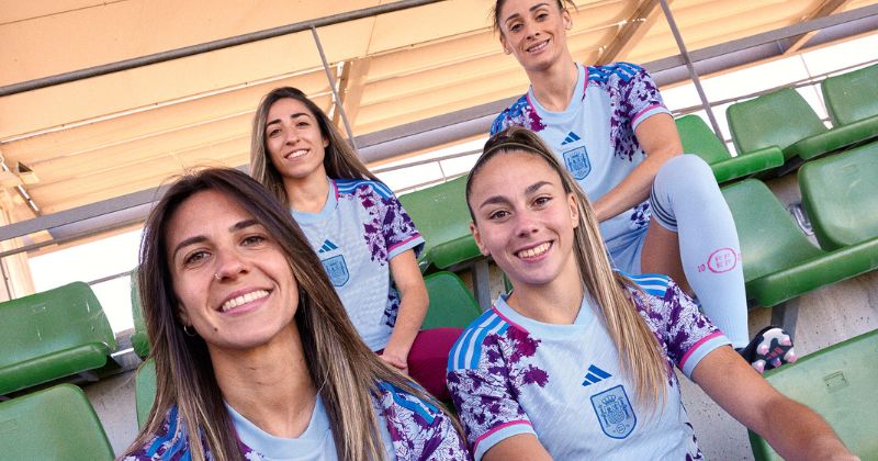 womens spain away shirt 2023 in lilac and purple