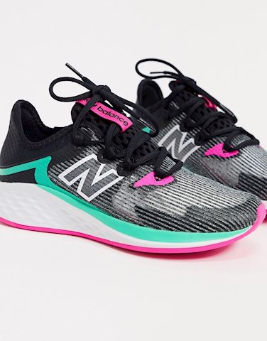 new balance running roav haze trainers in black