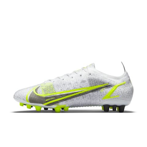 football boots synthetic grass