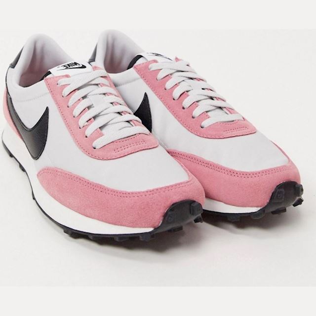 Nike Daybreak trainers in pink and 