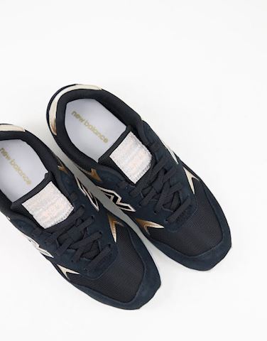New Balance 393 trainers in black/rose 