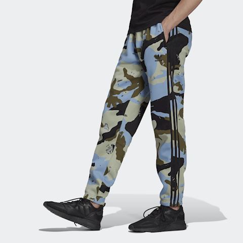 pharrell blank canvas