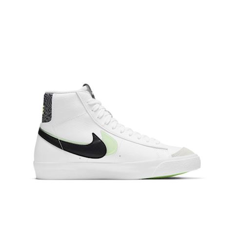 Nike Blazer Mid '77 SE Older Kids' Shoe - White | DD1847-100 | FOOTY.COM