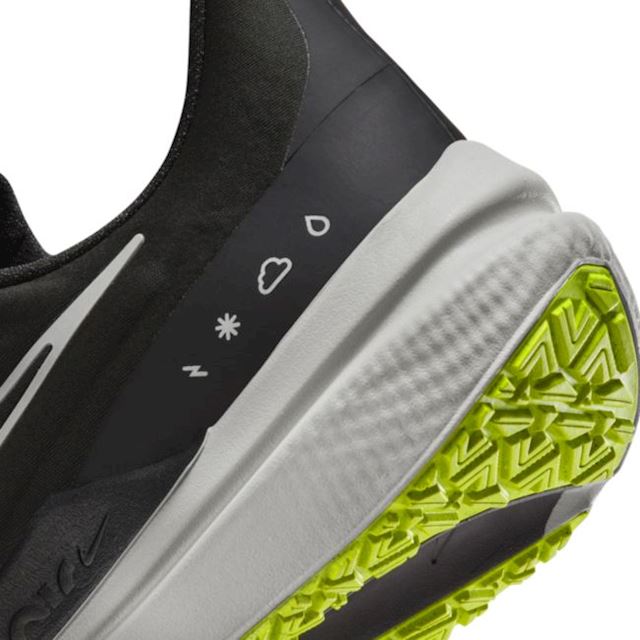 Nike Air Winflo 9 Shield Men's Weatherised Road Running Shoes - Black ...