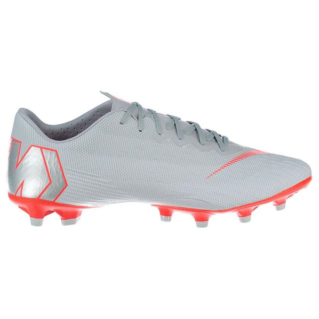 nike mercurial vapor 12 raised on concrete