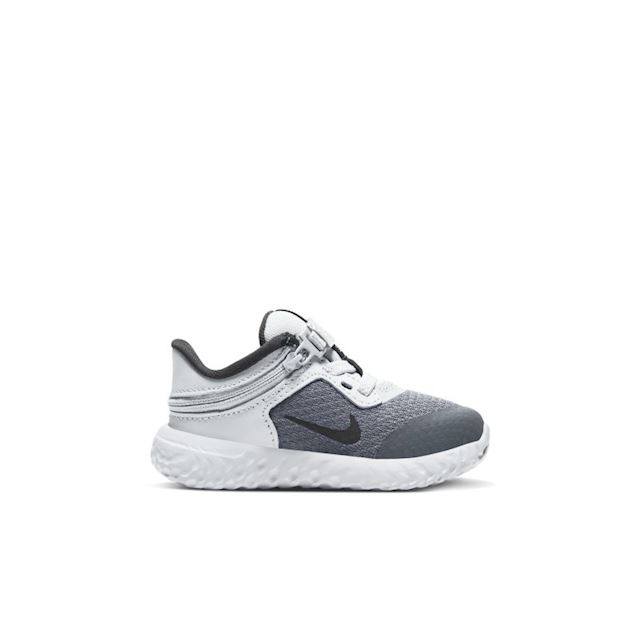 nike revolution zipper