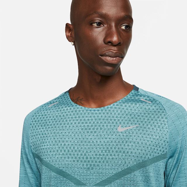 Nike Dri-FIT ADV Techknit Ultra Men's Long-Sleeve Running Top - Grey ...
