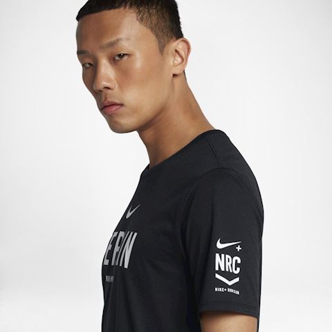 nike run club tshirt