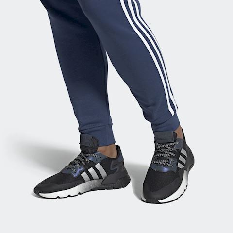 running outfit adidas