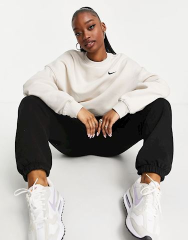 nike mini swoosh boxy sweatshirt