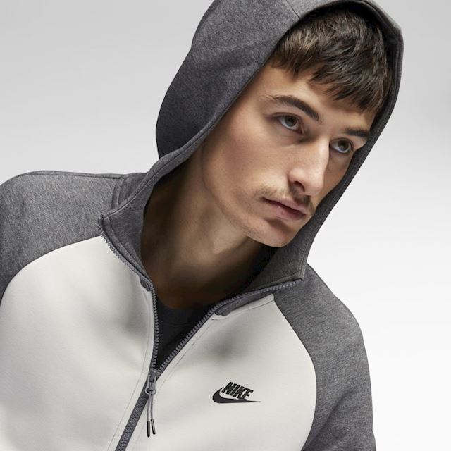cream nike sweatshirt