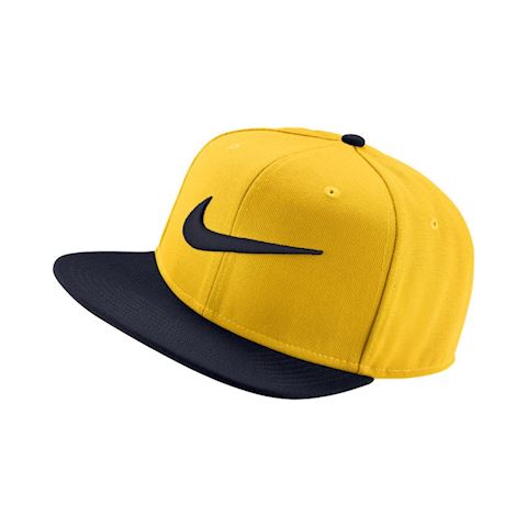 nike sportswear pro swoosh