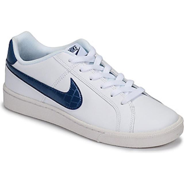 Nike COURT ROYALE women s Shoes (Trainers) in White 749867 120