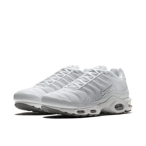 white nike air max plus men