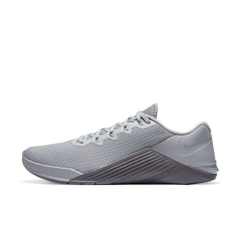grey nike metcon 5