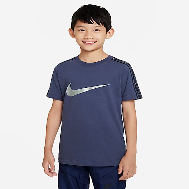 Nike Sportswear Repeat Older Kids' (Boys') T-Shirt - Blue | DZ5628-437 ...