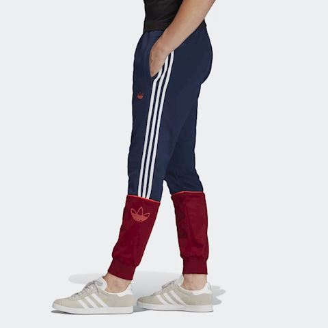 outline joggers adidas