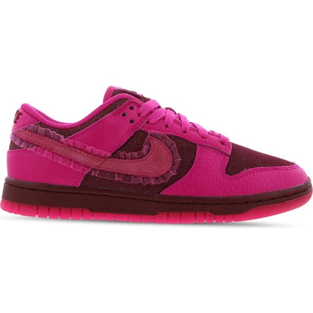 pink dunks foot locker