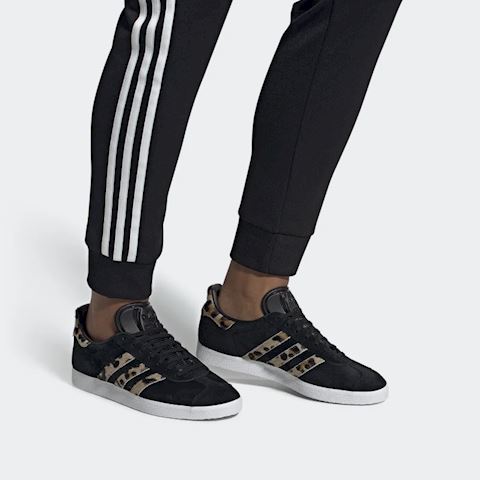 gazelle black raw desert leopard