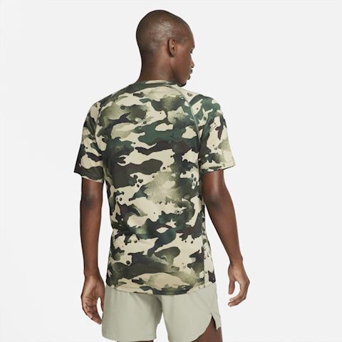 Nike Pro Men's Short-Sleeve Camo Top - Green | CZ1252-337 | FOOTY.COM