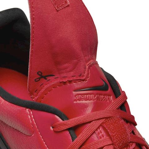 anti clog traction football boots