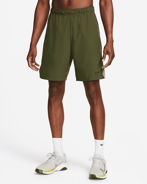 Nike Dri-FIT Men's (23cm approx.) Woven Training Shorts - Green ...
